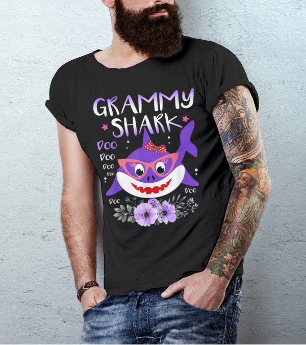 GRAMMY SHARK DOO DOO PURPLE SHARK WITH GLASSES AND FLOWERS T-Shirt
