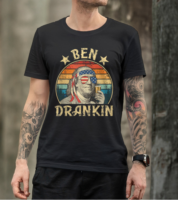 Ben Drankin Vintage Patriotic 4th Of July With Benjamin Franklin Holding Beer T-Shirt