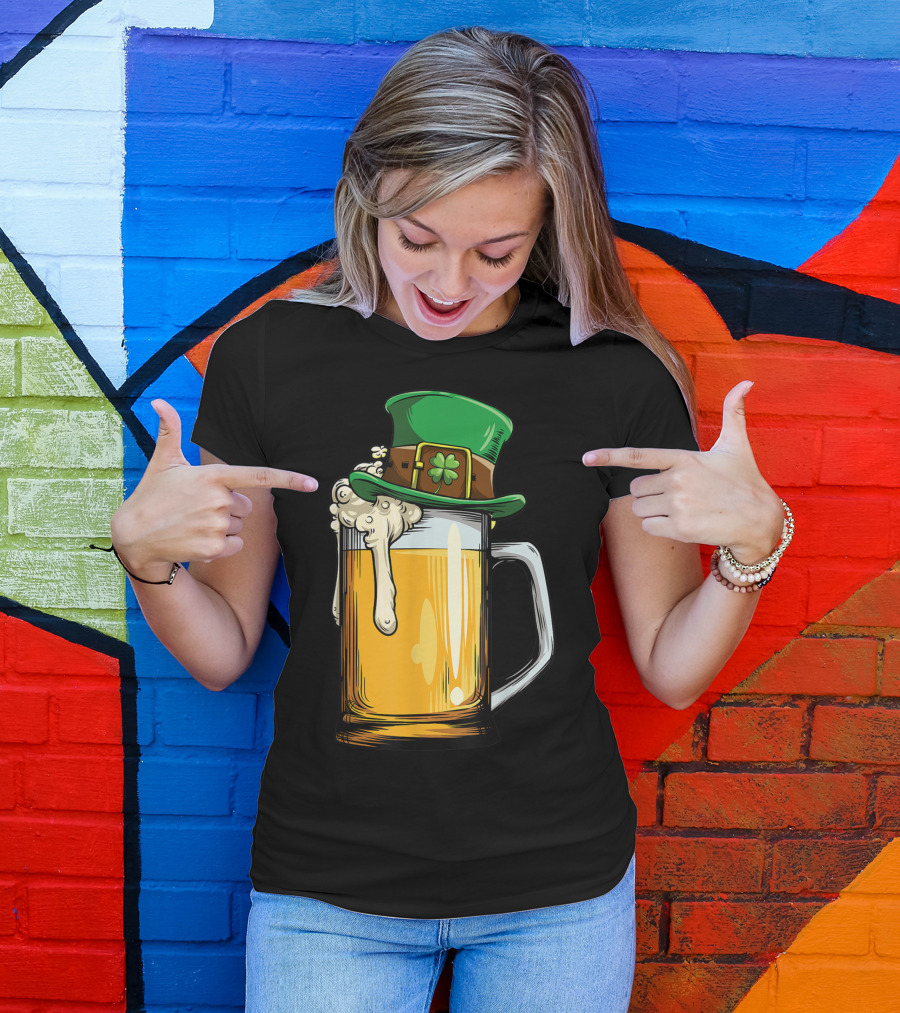 Beer Leprechaun St Patricks Day Drinking15 Mug With Foam Overflowing And Green Hat T-Shirt