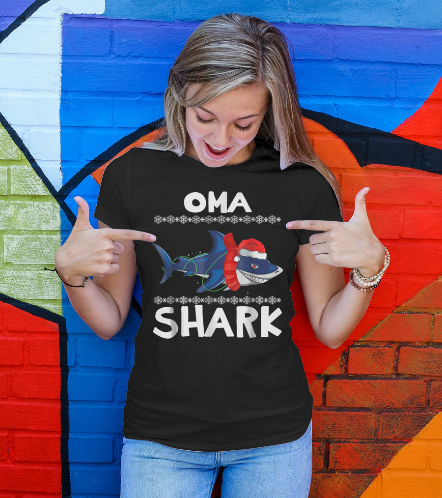 Oma Shark Ugly Christmas Santa Hat Snowflakes Sweater Family 15 T-Shirt
