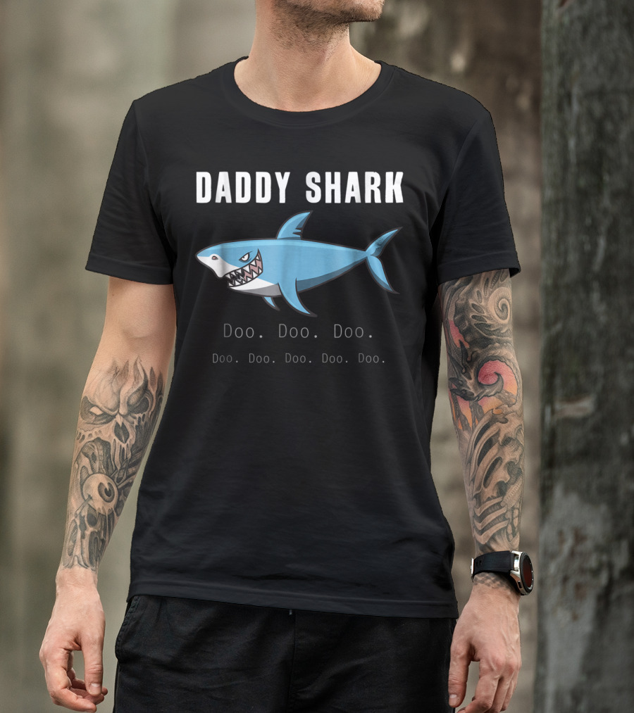 Daddy Shark Doo Doo Doo Funny Shark Family Dad T-Shirt