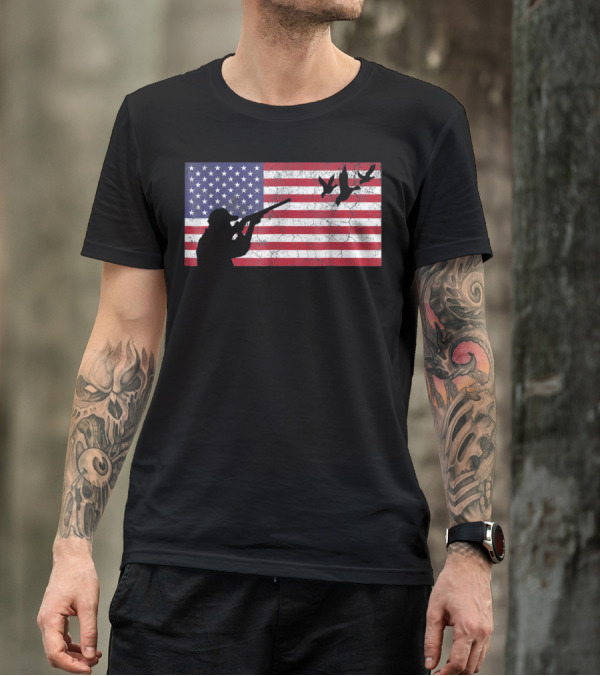 American Flag Goose Hunter Dad Silhouette With Flying Geese T-Shirt