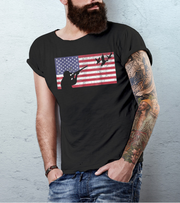 American Flag Goose Hunter Dad Silhouette With Flying Geese T-Shirt