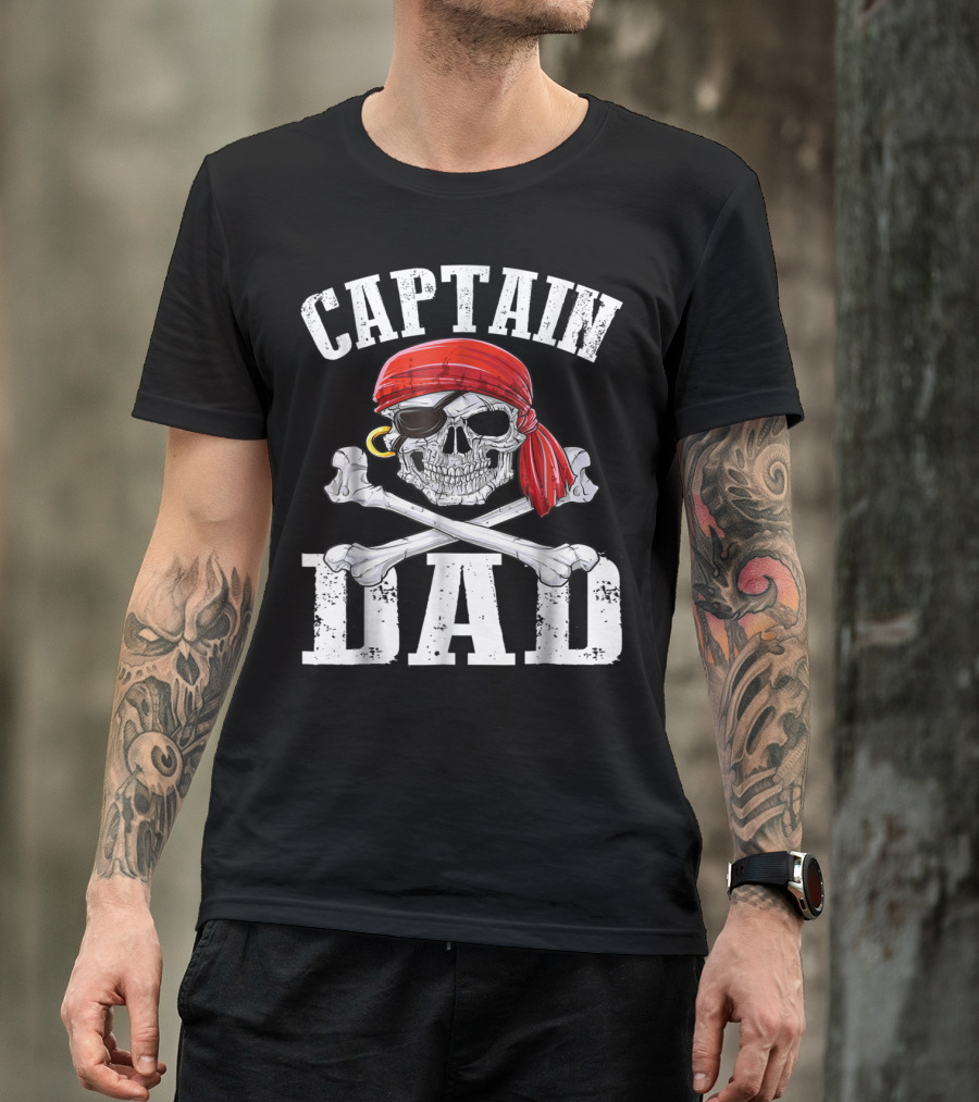 Captain Dad Skull Crossbones Red Bandana Pirate Image T-Shirt