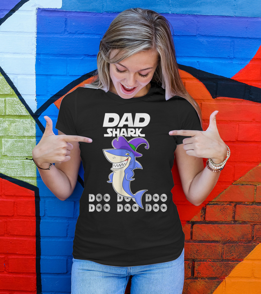 Dad Shark Doo Doo Doo Funny Shark With Witch Hat T-Shirt