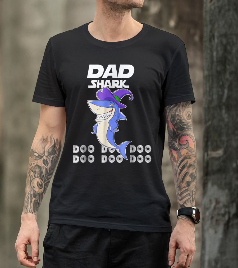 Dad Shark Doo Doo Doo Funny Shark With Witch Hat T-Shirt