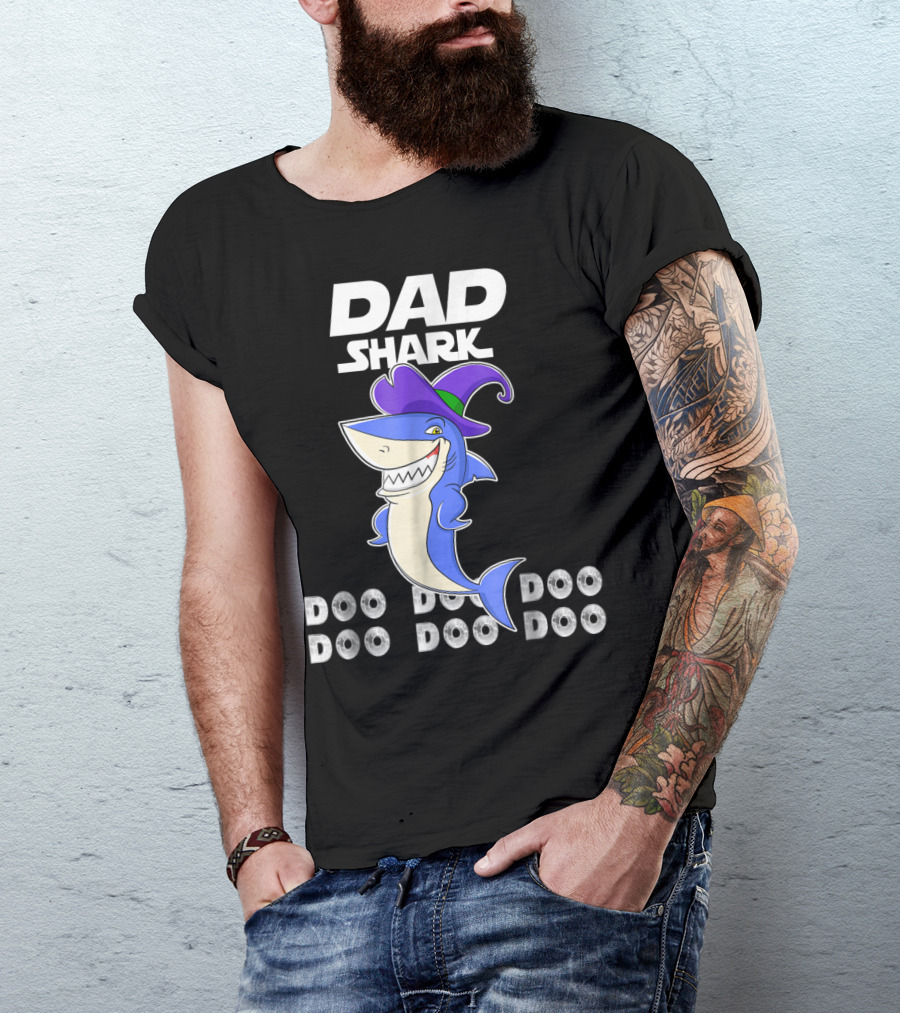 Dad Shark Doo Doo Doo Funny Shark With Witch Hat T-Shirt