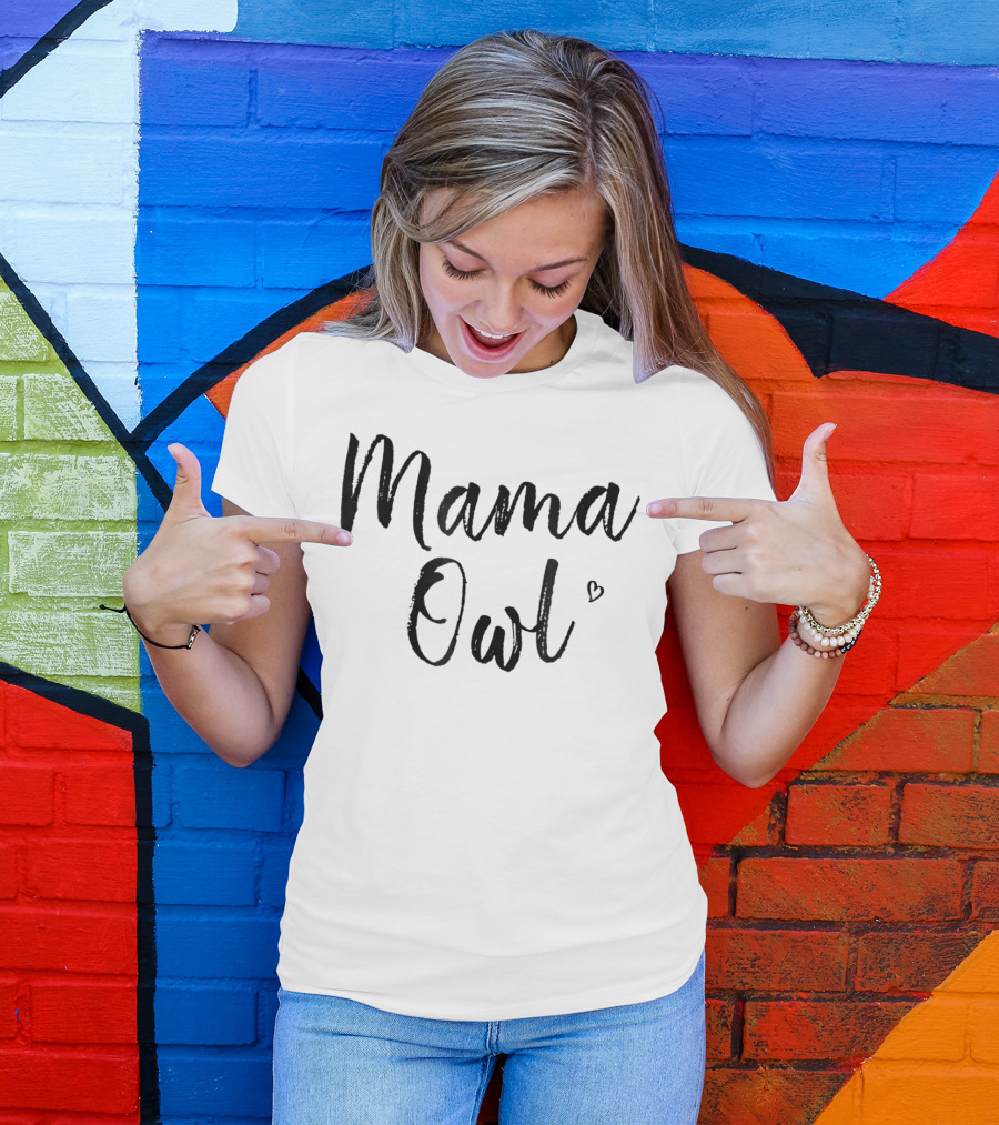Mama Owl Cute Heart Mom15 T-Shirt
