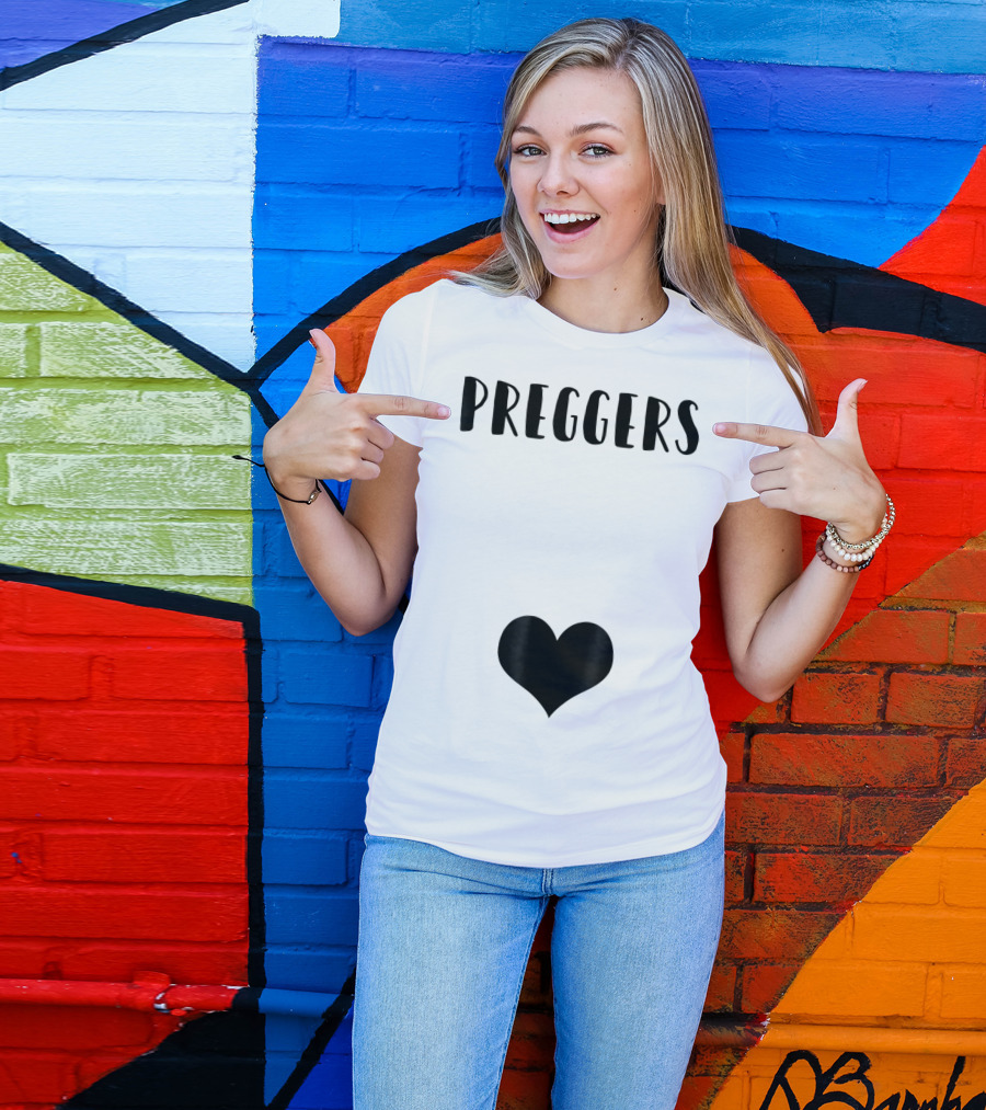 Preggers Announce Baby Prego Mom Heart Idea46 T-Shirt