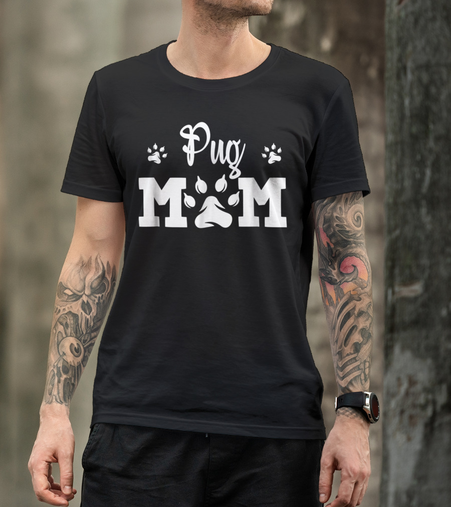 Pug Mom Paw Print Nose T-Shirt