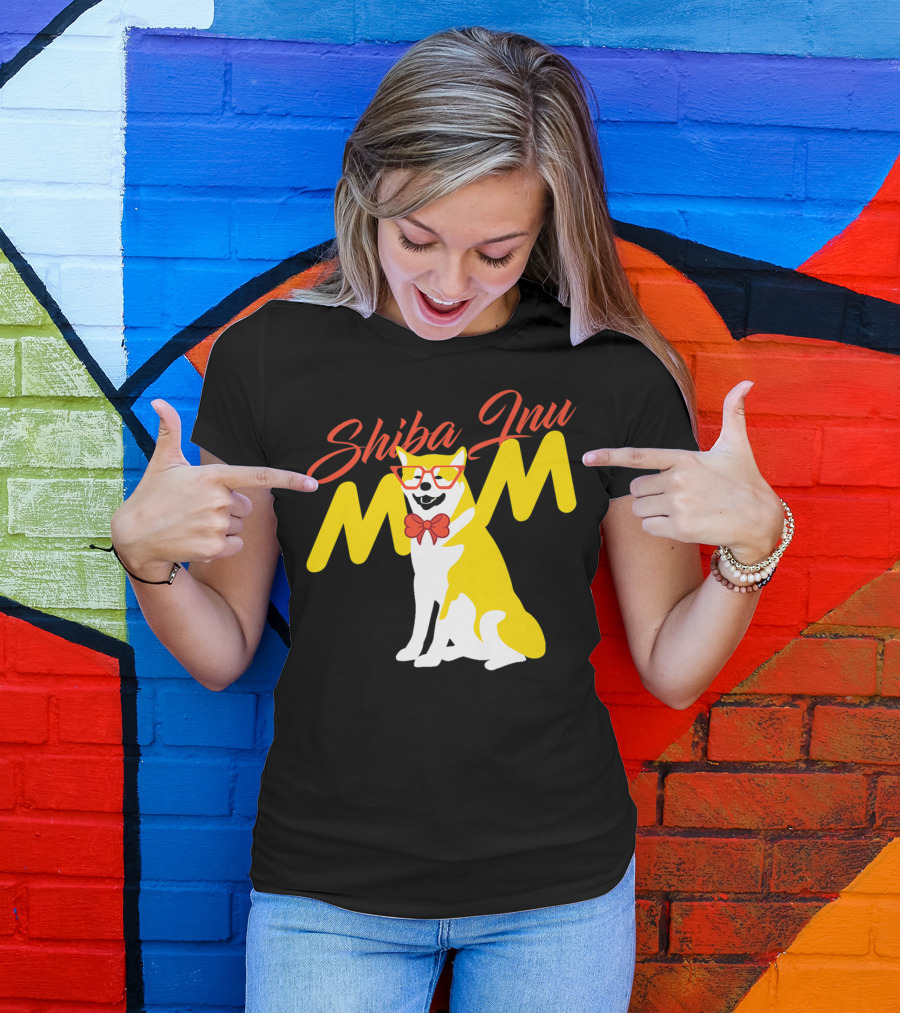 Shiba Inu Mom With Glasses And Bow Tie T-Shirt
