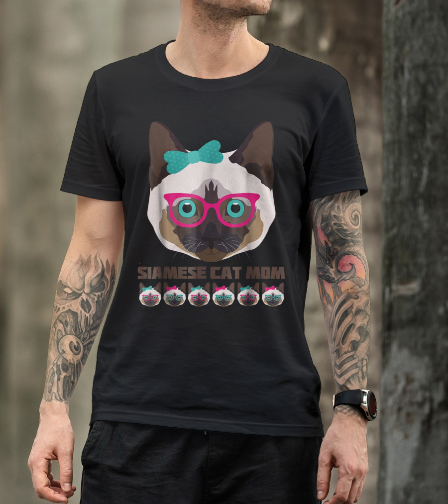 Siamese Cat Mom Cute Funny Cat Lover With Glasses And Bow T-Shirt