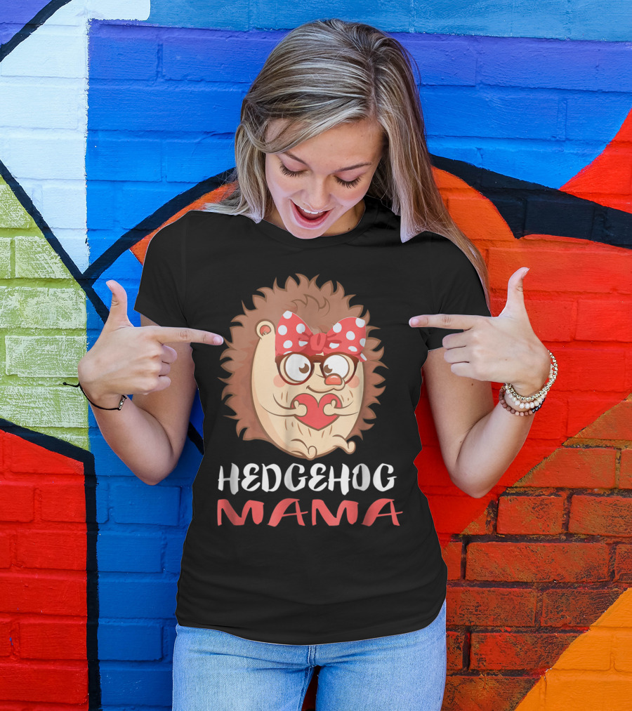 Hedgehog Mama Pet Lover Owner Mom With Glasses And Polka Dot Bow T-Shirt