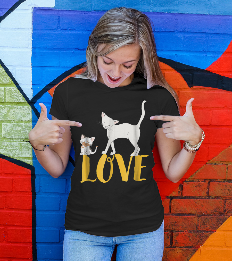 I Love Cats Vintage Love Cat Mom And Dad Cat Person 13 T-Shirt