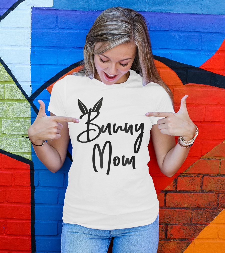 Bunny Mom Cute Bunny T-Shirt