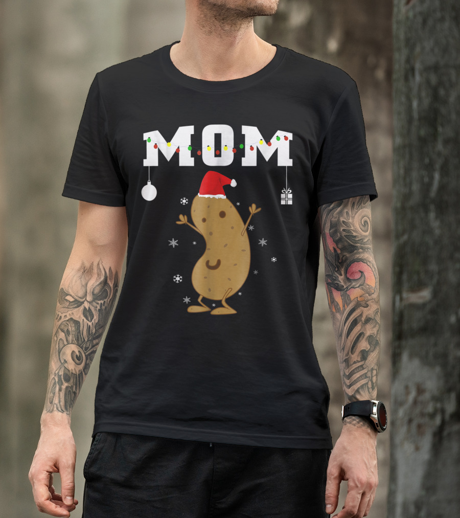 Mom Christmas Potato With Santa Hat And Holiday Decorations T-Shirt