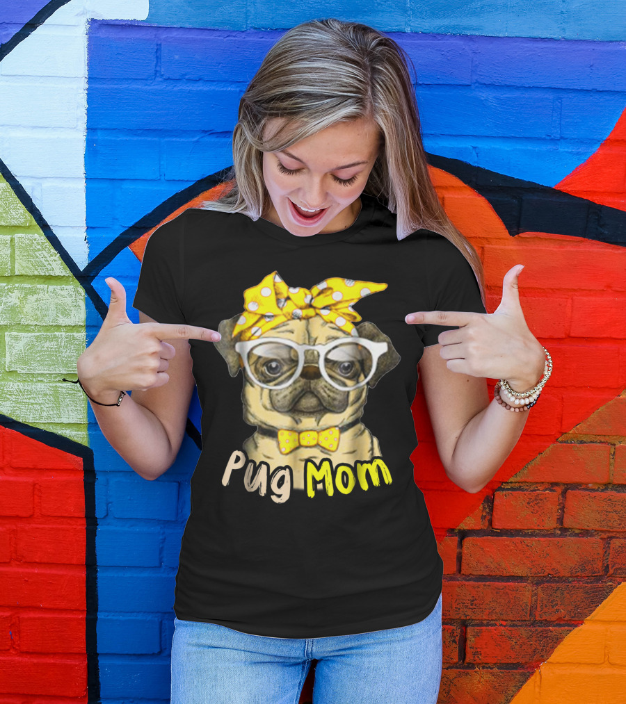 Pug Mom With Yellow Polka Dot Bow And Glasses For Dog Lovers T-Shirt