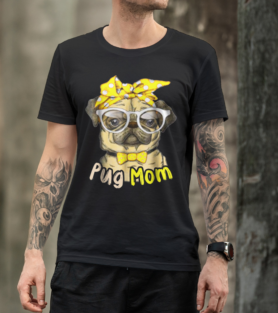 Pug Mom With Yellow Polka Dot Bow And Glasses For Dog Lovers T-Shirt