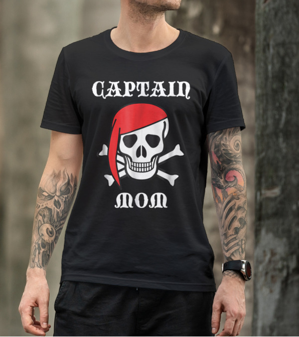 Captain Mom Skull Crossbones Red Bandana T-Shirt
