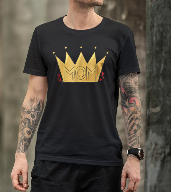 Queen Mom Crown With Hearts T-Shirt