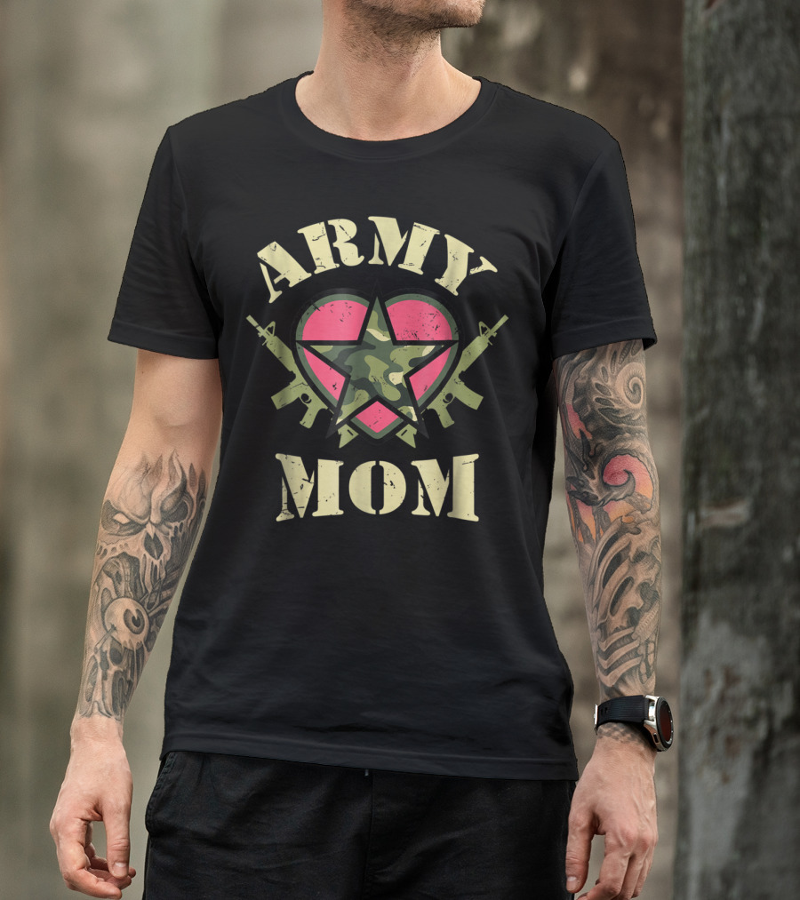 Army Mom Proud Heart With Camouflage Star And Rifles T-Shirt