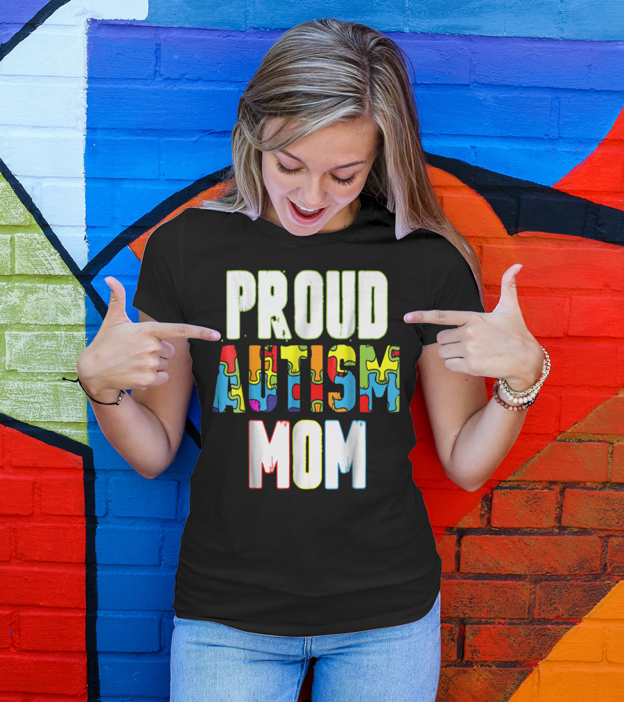 PROUD AUTISM MOM Autism Awareness Puzzle T-Shirt