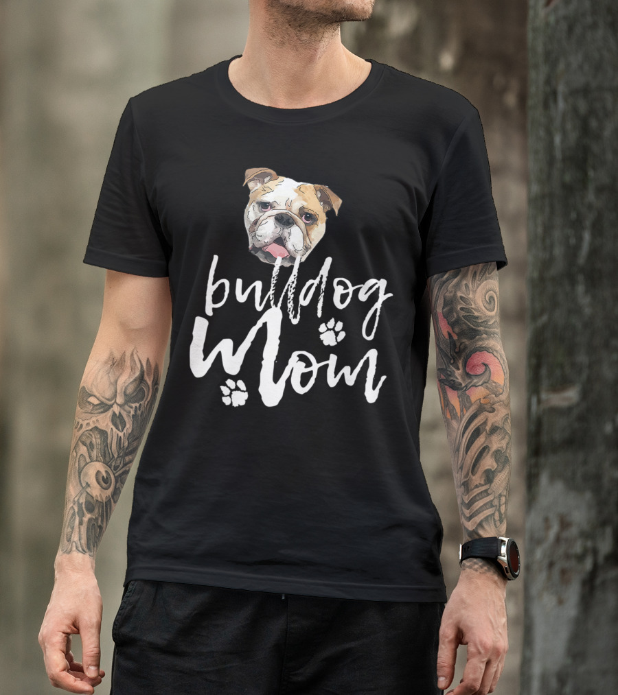 Bulldog Mom Adorable Dog Face With Paw Prints T-Shirt