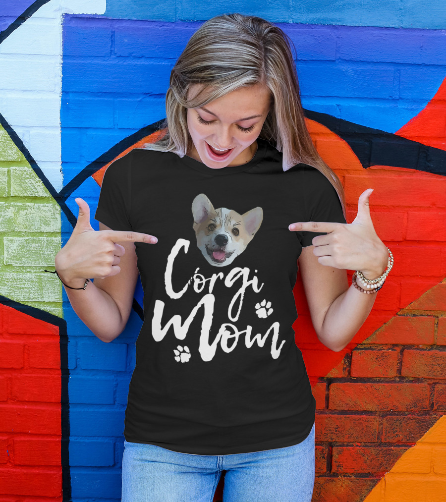 Corgi Mom Cute Dog Face With Paw Print Accents T-Shirt