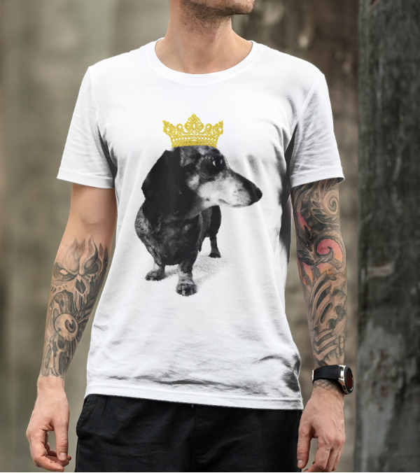 Cute Dachshund Princess With Golden Crown T-Shirt