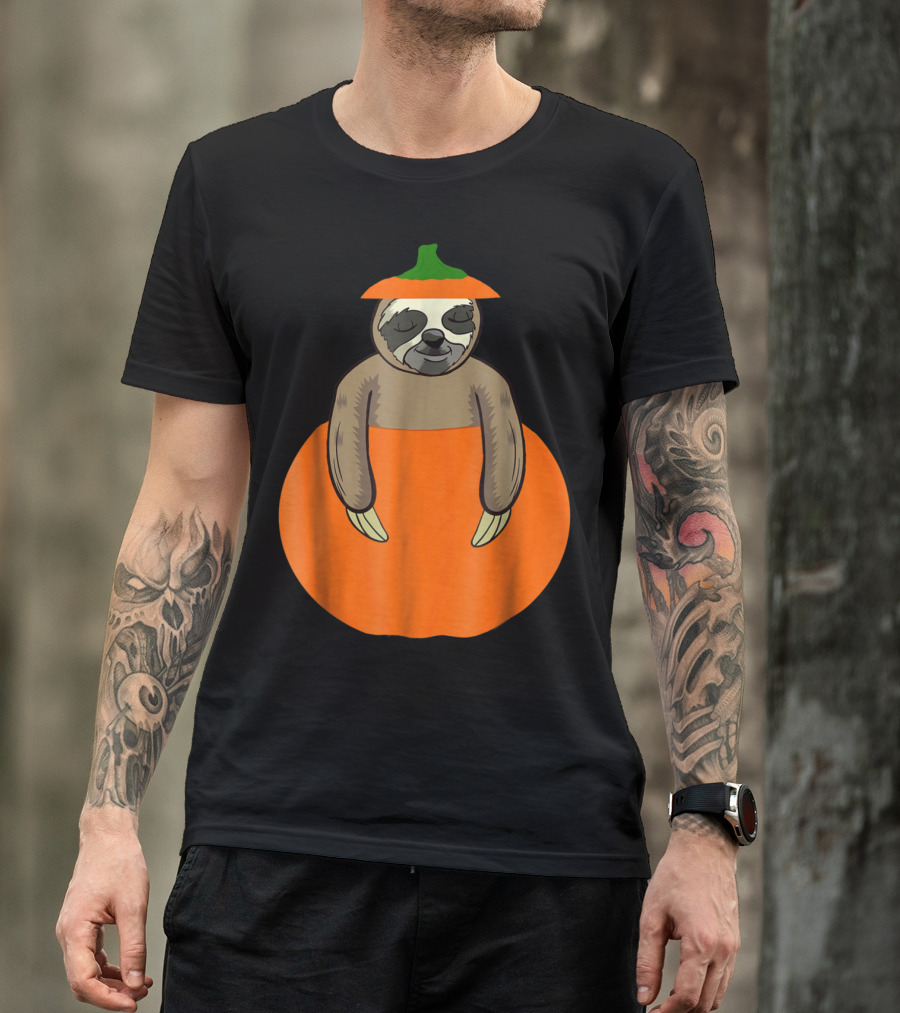 Cute Sloth Pumpkin Halloween Costume For Teacher Mom And Dad T-Shirt
