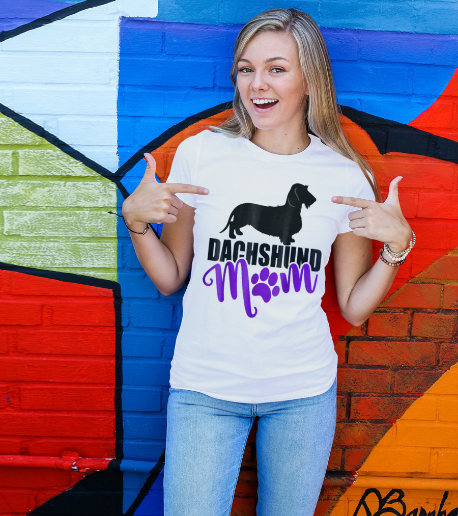 Dachshund Mom Wirehair Paw T-Shirt
