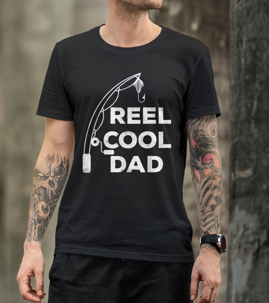 Reel Cool Dad Fishing Daddy Mens T-Shirt