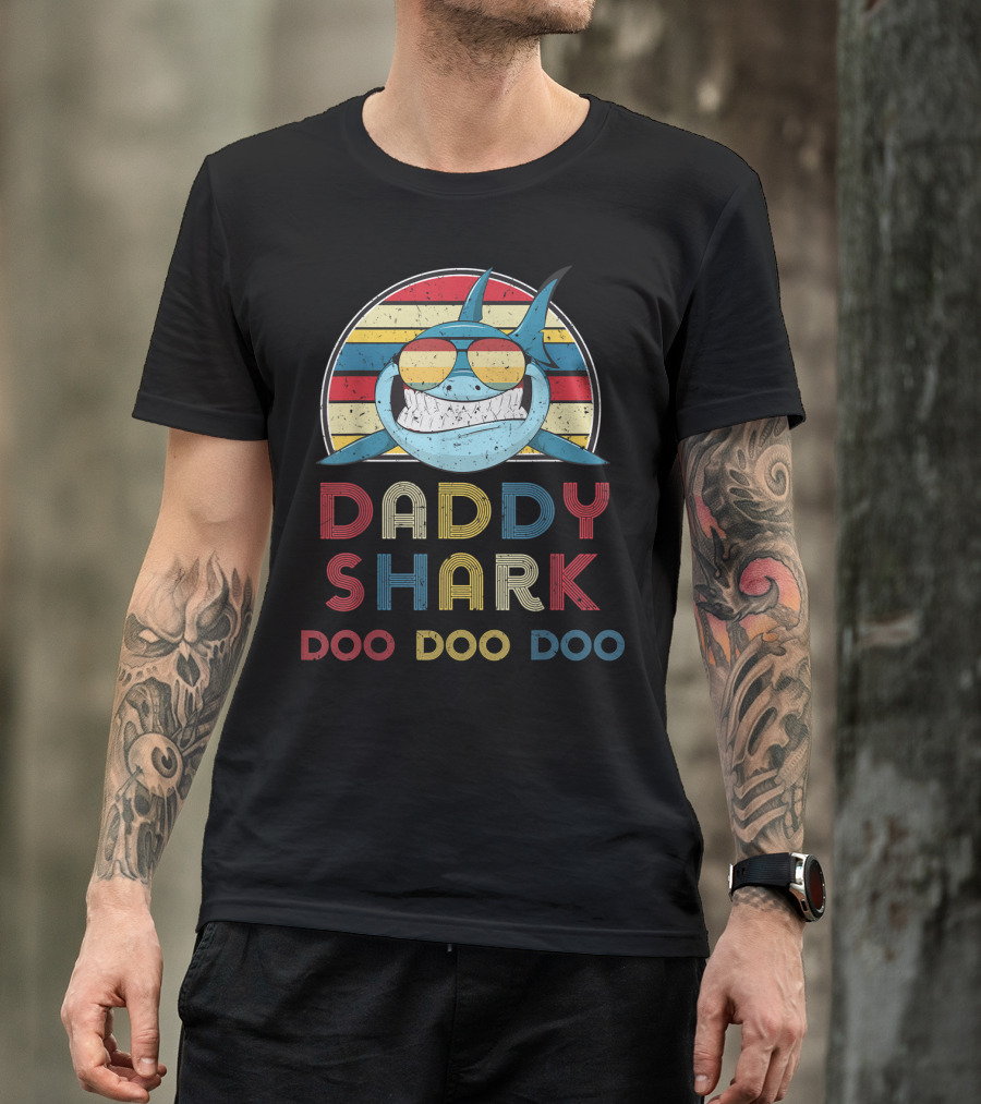 Daddy Shark Doo Doo Doo Retro Vintage Stripes T-Shirt