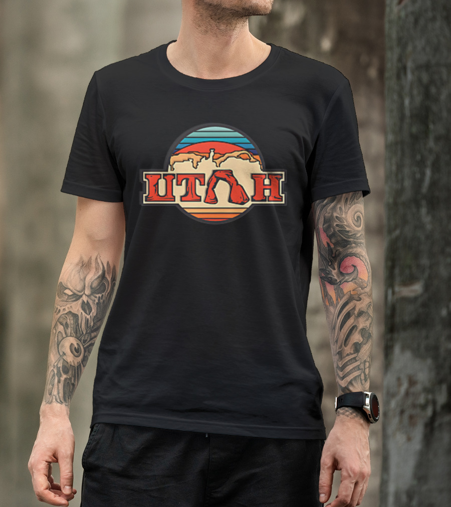 Utah Delicate Arch Retro Sunset Stripe T-Shirt