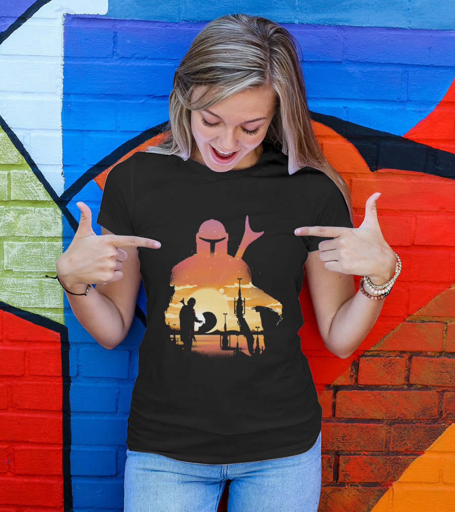 The Mandalorian Sunset Silhouette With Bounty Hunter And Child In Desert Scene T-Shirt