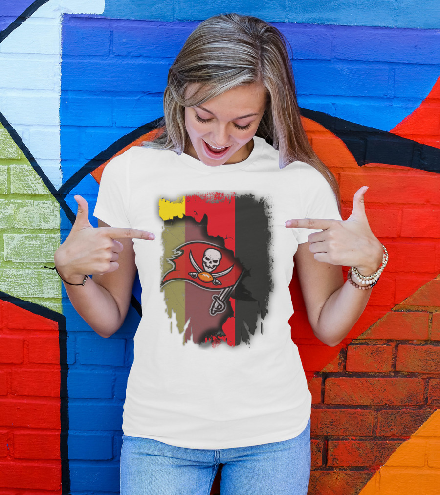 Germany Flag With Buccaneers Skull And Crossed Swords Emblem T-Shirt