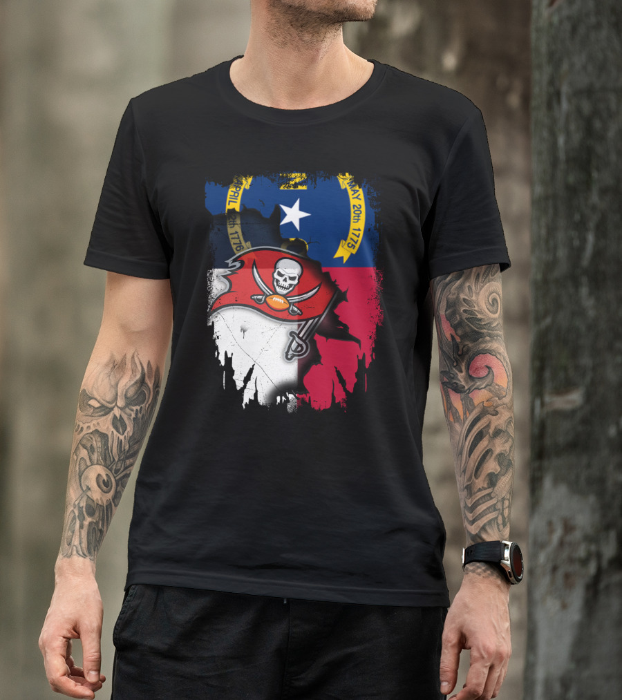 Together North Carolina With Buccaneers Flag And North Carolina Coat Of Arms April 1776 T-Shirt