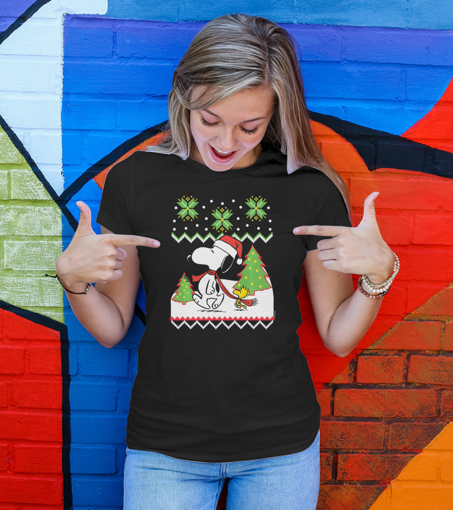 Peanuts Santa Snoopy Woodstock Snow Christmas Trees T-Shirt