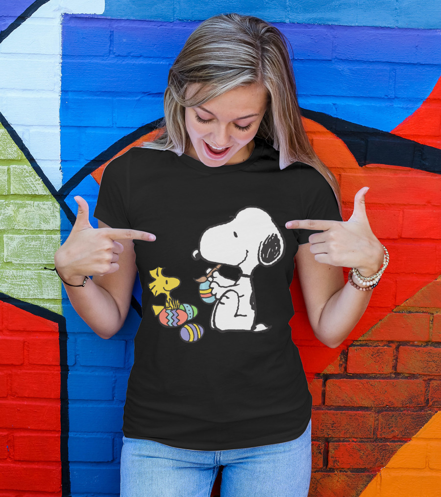 Peanuts Snoopy And Woodstock Painting Easter Eggs T-Shirt