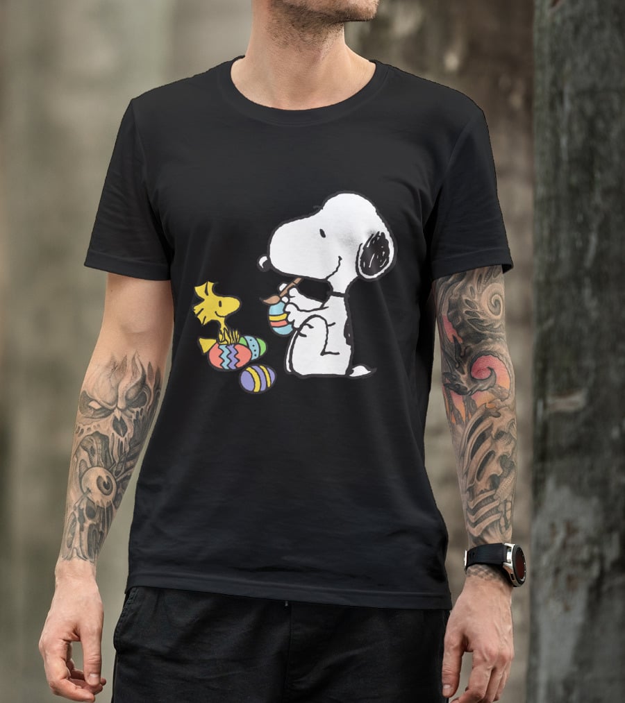 Peanuts Snoopy And Woodstock Painting Easter Eggs T-Shirt