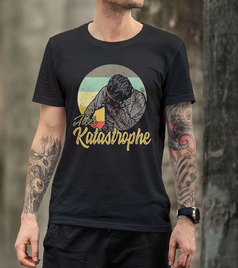 Alter Katastrophe Vintage Striped Background Bowed Head T-Shirt