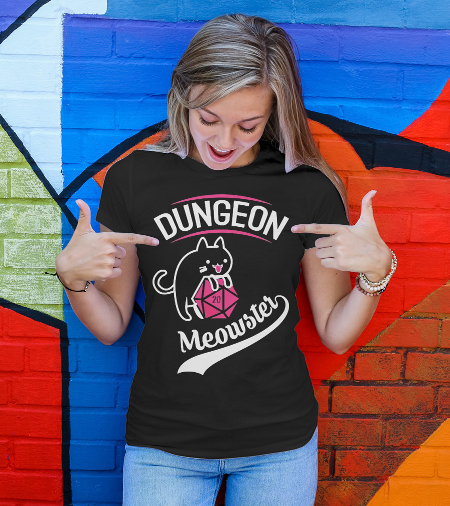 Dungeon Meowster Cat Holding D20 Dice T-Shirt