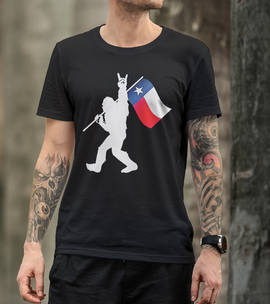 Bigfoot Holding Texas Flag Rock And Roll Salute T-Shirt