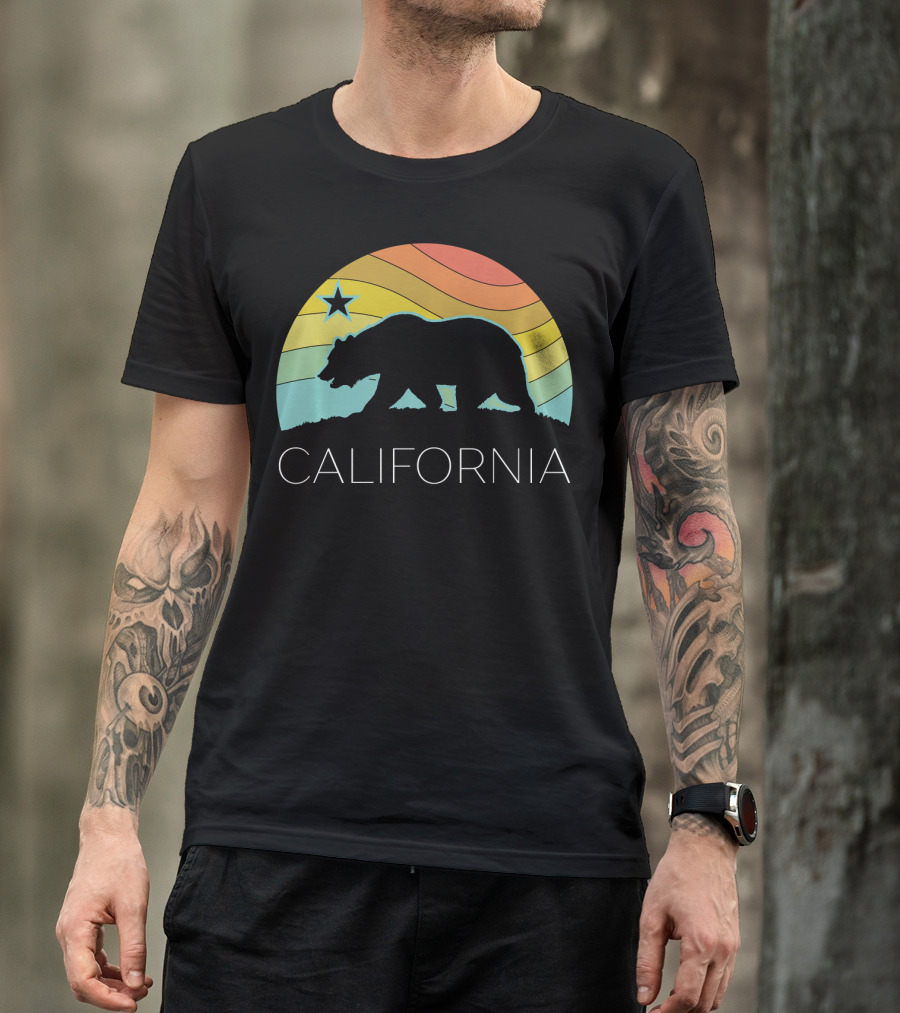 Retro California Bear Vintage Beach Cali Pride Surf 70s 80s Star Rainbow T-Shirt