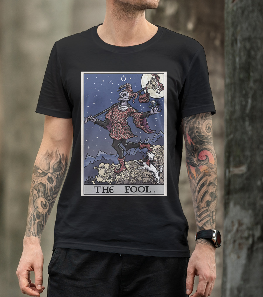The Fool Tarot Card Gothic Halloween Jester On Skull Pile T-Shirt