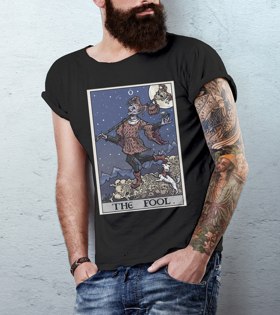 The Fool Tarot Card Gothic Halloween Jester On Skull Pile T-Shirt