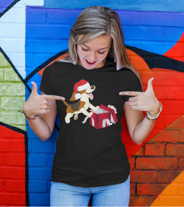 Beagle Dog Christmas Funny Santa Hat With Gift Box T-Shirt