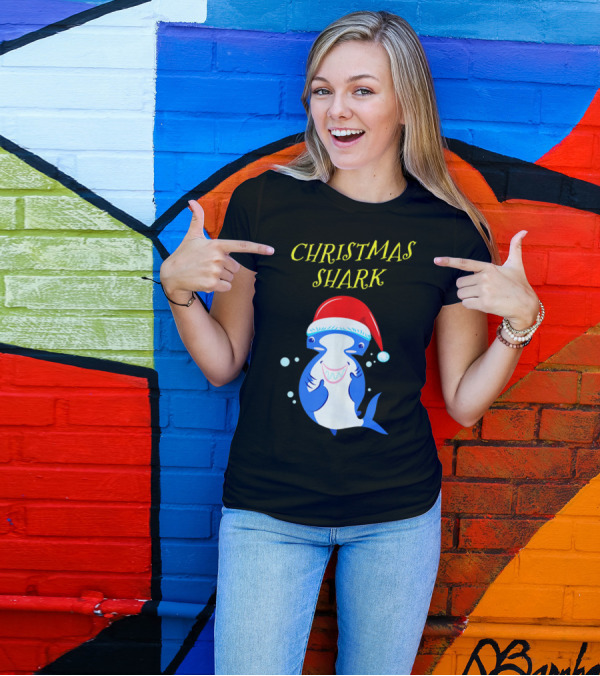 Christmas Shark Hammerhead Santa Hat T-Shirt