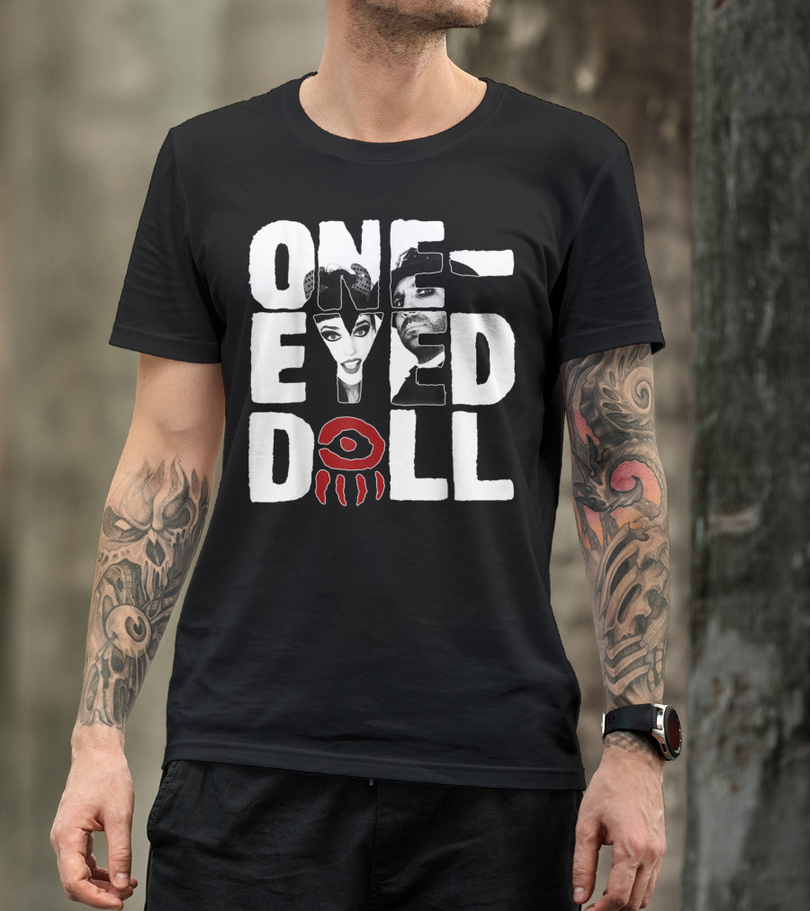 OneEyed Doll Band Selfie Eye Classicfit T-Shirt