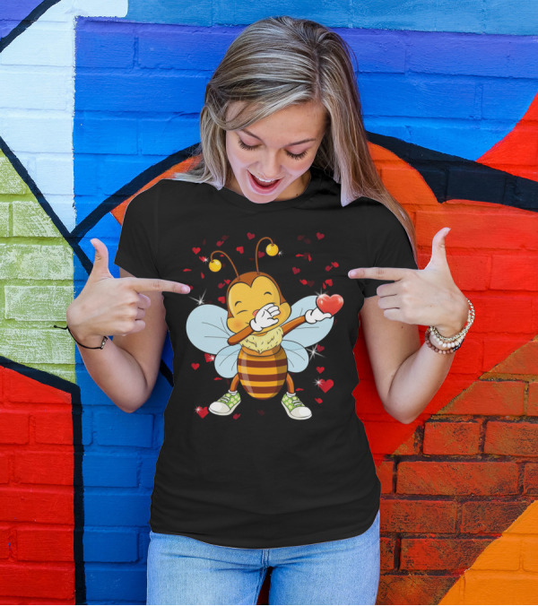 Valentine Girls Cute Dabbing Bee Heart Dabs With Love And Hearts T-Shirt